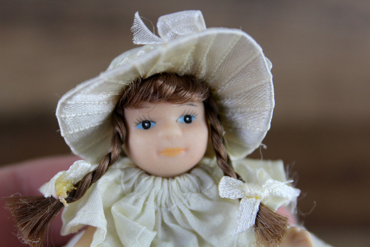 Artisan-Made Vintage 1:12 Dollhouse Porcelain Bisque Girl Figurine in Artisan-Made Vintage 1:12 Dollhouse Porcelain Bisque Girl Figurine in