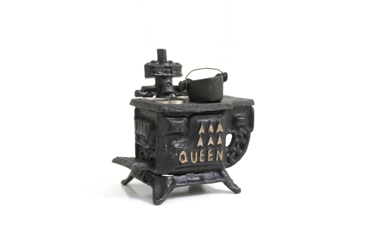 http://themustarddandelion.com/cdn/shop/products/DieCastMetalDollhouseStove_2_1200x1200.jpg?v=1639186709