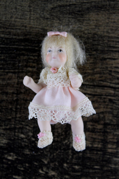 Artisan-Made Vintage 1:12 Dollhouse Porcelain Bisque Baby Girl Figurin – The Mustard Dandelion Artisan-Made Vintage 1:12 Dollhouse Porcelain Bisque Baby Girl Figurin – The Mustard Dandelion