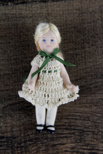 Artisan-Made Vintage 1:12 Dollhouse Porcelain Bisque Girl Figurine in – The Mustard Dandelion Artisan-Made Vintage 1:12 Dollhouse Porcelain Bisque Girl Figurine in – The Mustard Dandelion