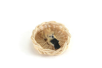 Vintage 1:12 Miniature Dollhouse Round Wicker Pet Bed Basket