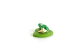 Vintage 1:12 Miniature Dollhouse Green Frog & Lily Pad Figurine