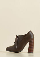 New Modcloth "Pull an Aptitude Heel" Cocoa Brown Oxford Heels, Size 9, Originally $70