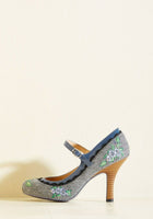New Modcloth "Romance Wasn't Built in a Day" Blue Floral Mary Jane Heels, Size 9