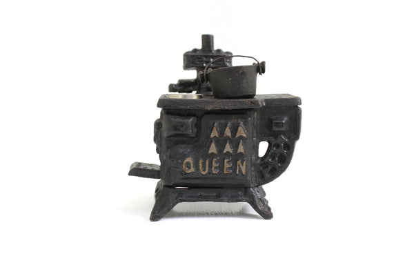 Vintage Queen Miniature Black Cast Iron Stove With Pot Antique Toy