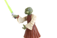 Star Wars 2004 Yoda Action Figure with Cape & Green Lightsaber