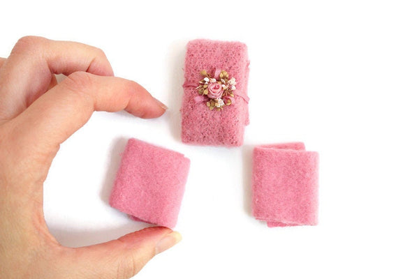 Vintage 1:12 Miniature Dollhouse Pink Floral Towel Set